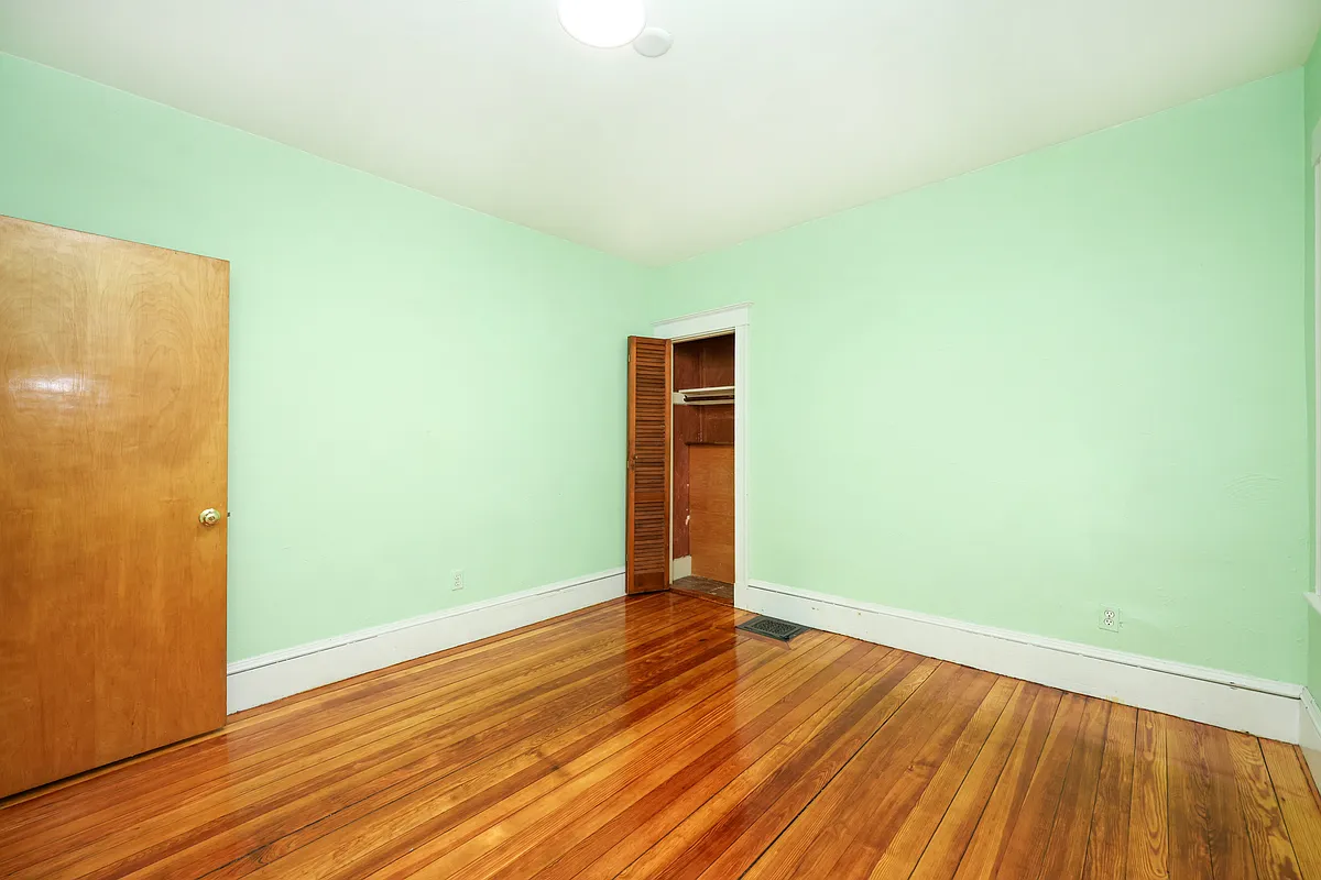 Building Photo - 84 Rogers Ave #1