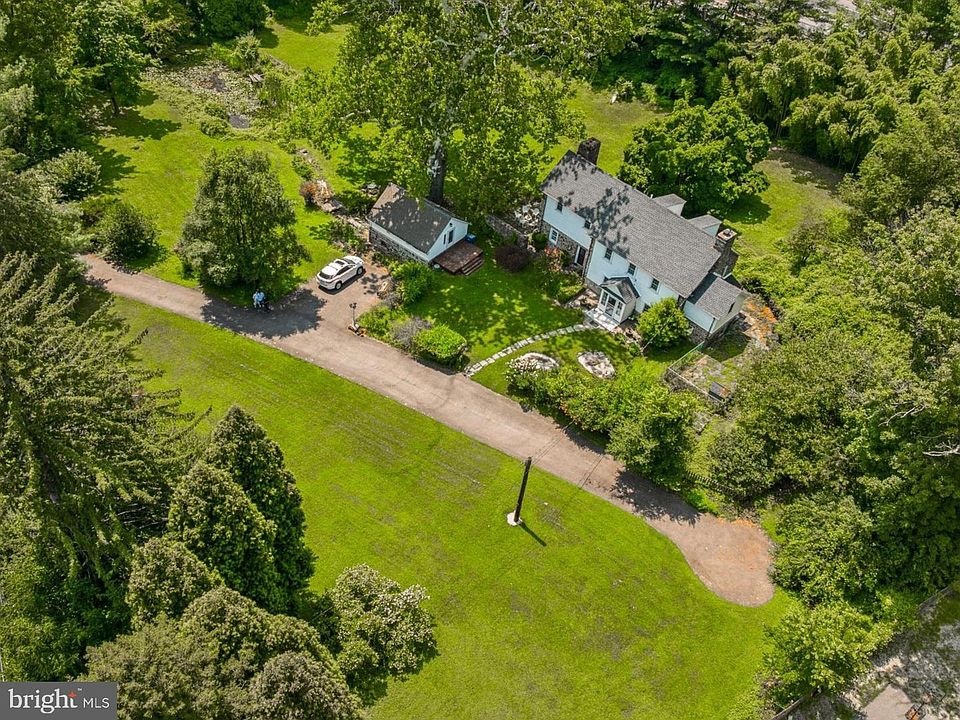 1st image of 230 Sproul Rd