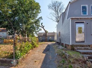 38 Shaw Ave, Newark, NJ 07112