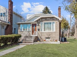 4 Collins Ter, Livingston, NJ 07039