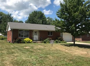 229 N Center St, Hoyleton, IL 62803