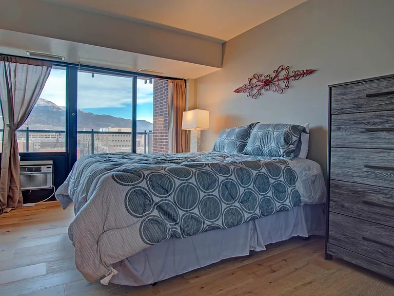 Queen bed, second bedroom with desk