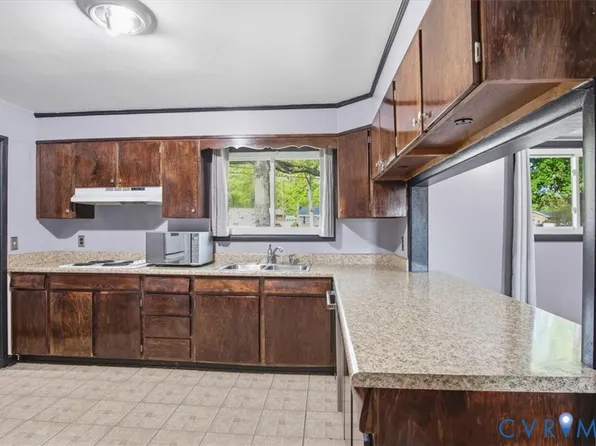 117 Homestead Dr, Colonial Heights, VA 23834