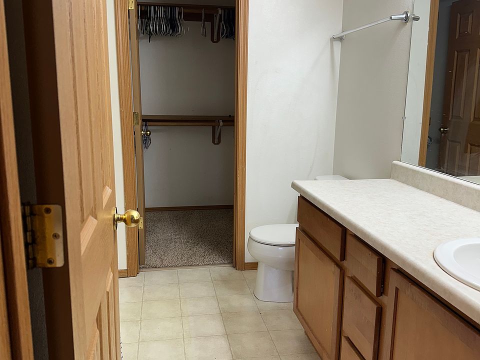 1st image of 115 E Potter Dr
