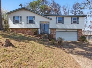 318 Alamo Dr, Little Rock, AR 72211