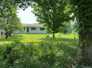 6197 Sober Rd, Fowlerville, MI 48836