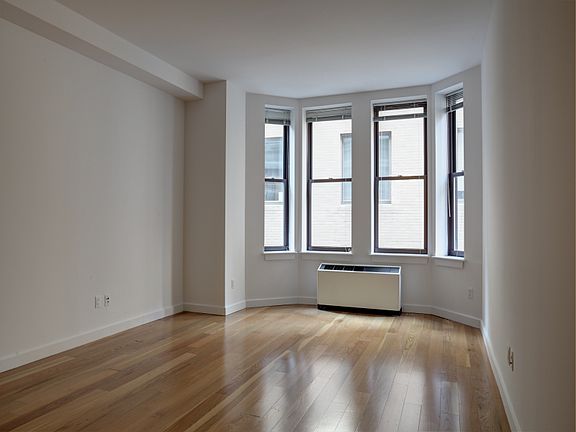 4th image of 37 Wall St APT 16G