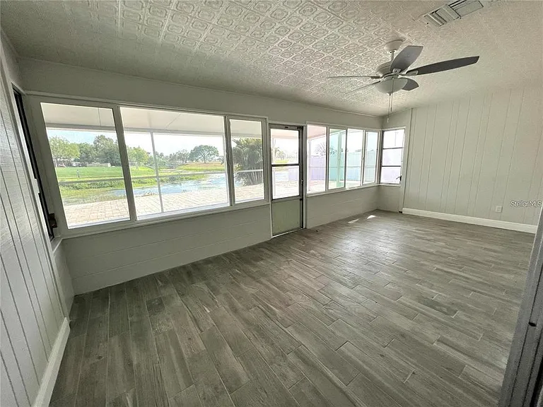 912 La Jolla Ave — Photo 24