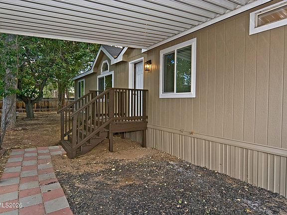 4th image of 14 Riley Cir