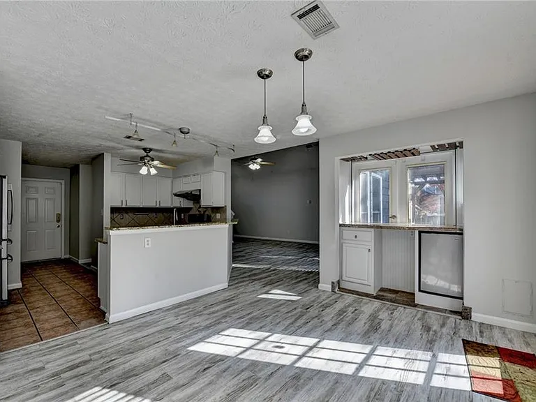1112 Ashbury Dr — Photo 19