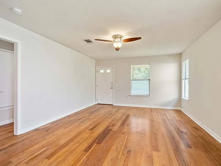 1502 Garden St — Photo 7