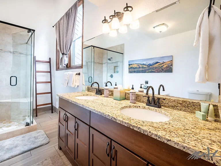350 W Beaver Creek Blvd #201 — Photo 22