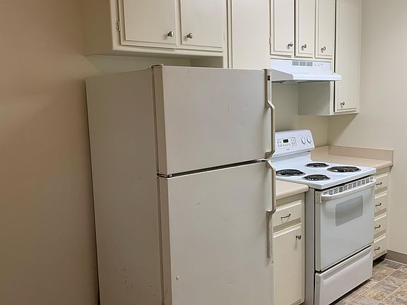 3rd image of 193 E 1st Ave #3