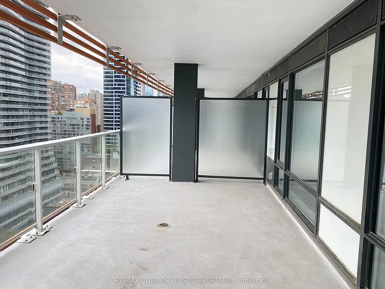 18 Maitland Ter #1706 — Photo 13