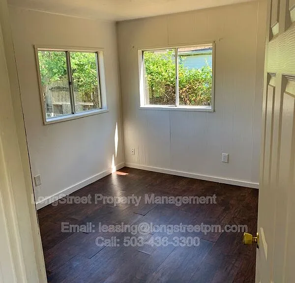 2425 SW Pickford St — Photo 10