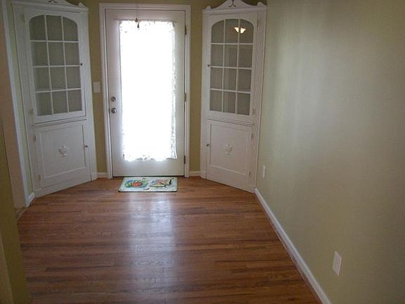 4th image of 219 Shadowlawn Ave