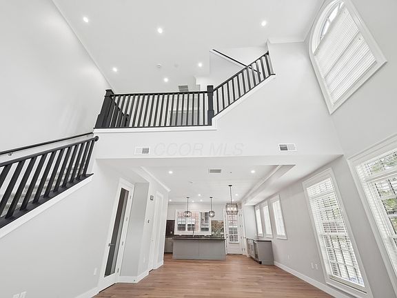 5th image of 268 E Gay St