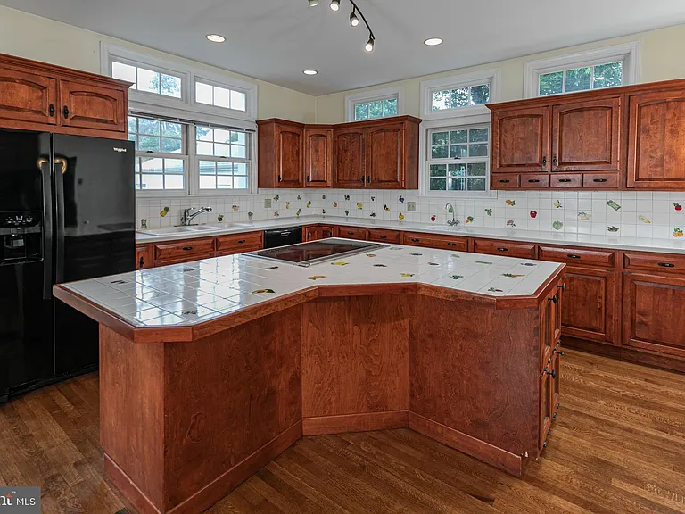 254 Jefferson Rd — Photo 15