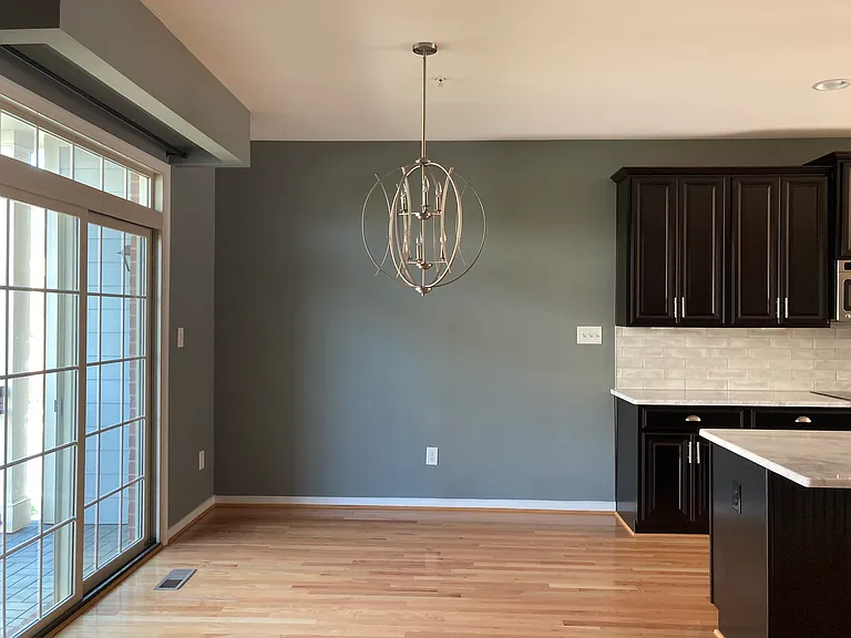 10942 Parkshire Ln — Photo 7