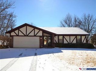 15565 Harney Cir, Omaha, NE 68154