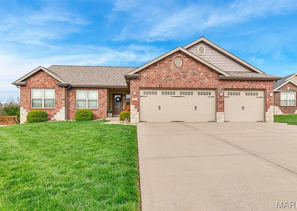 1st image of 1921 Crimson Oak Dr