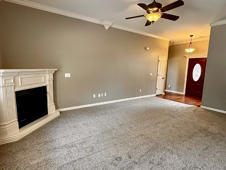 6108 S 36th St — Photo 5