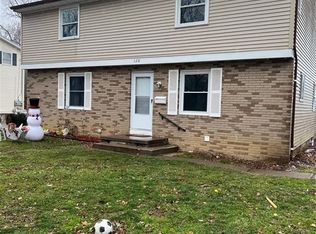 120 Moxon Dr, Rochester, NY 14612