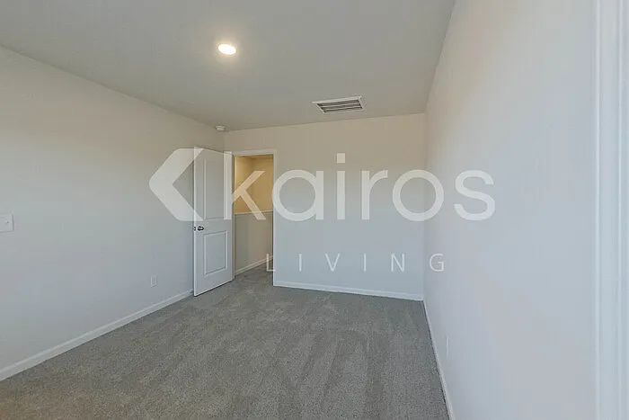 2185 Banyon Cir — Photo 16
