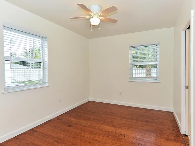 717 2nd Ave S #5 — Photo 8