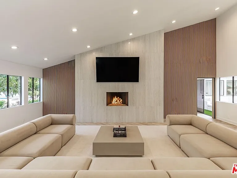 624 N Beverly Dr — Photo 13