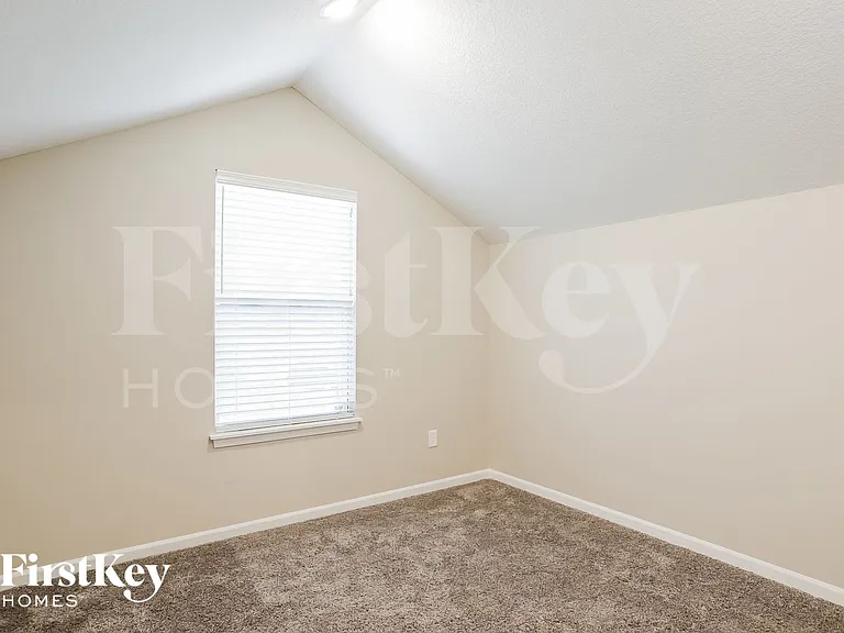 5015 N Wheeling Ave — Photo 12