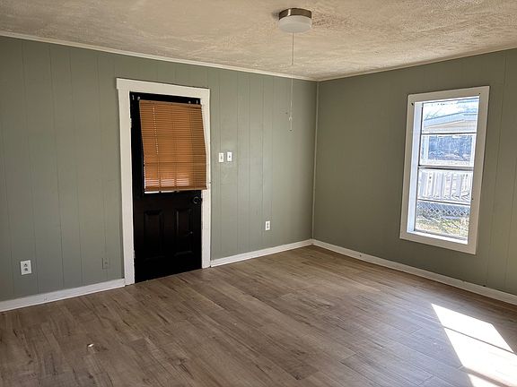 5th image of 217 Haywood St
