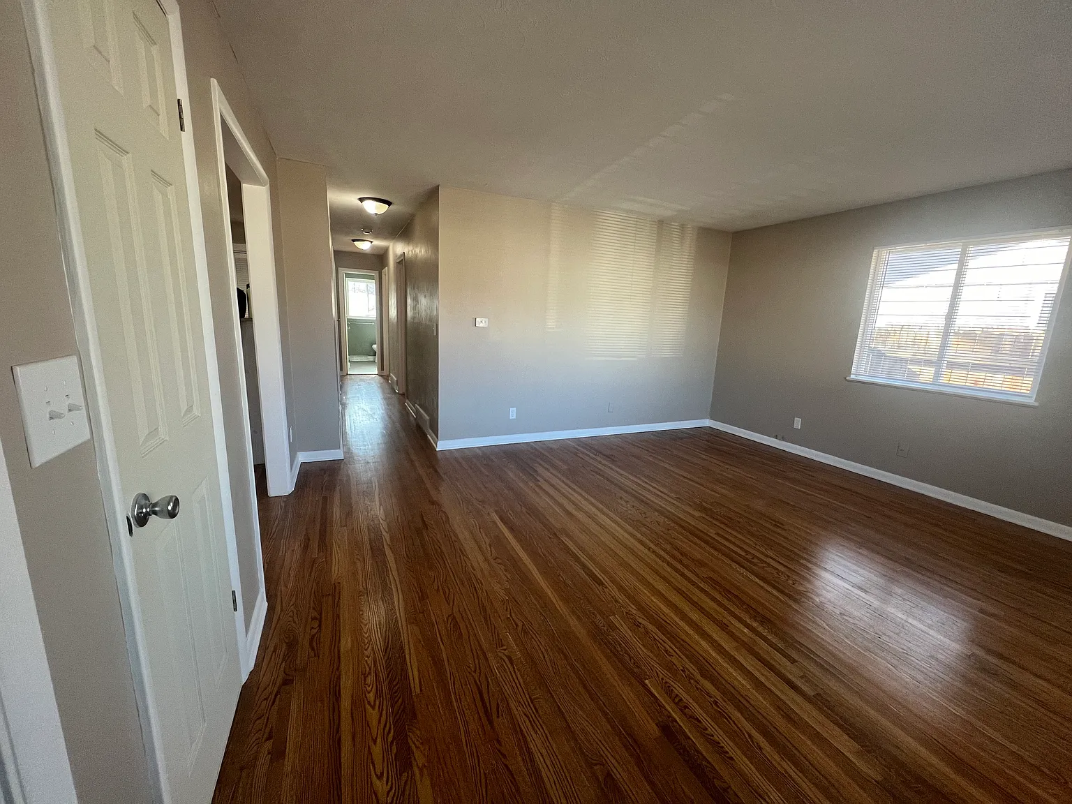 2214 Florence St — Photo 4
