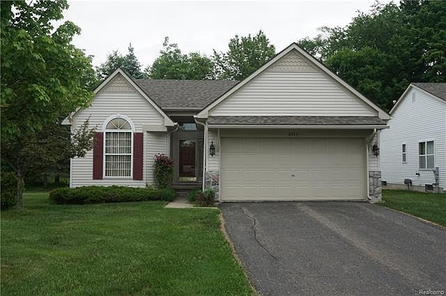 1st image of 2513 Pine Dr #1