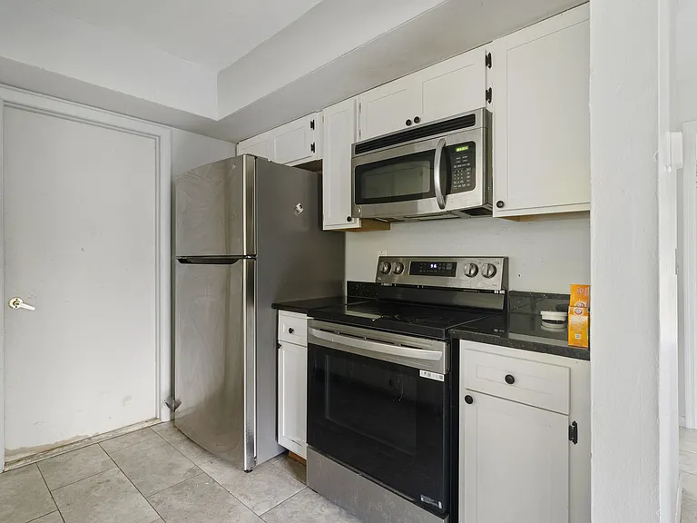 4305 SW Santa Barbara Pl — Photo 4
