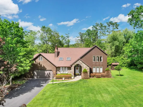 3 Hickory Lane, Averill Park, NY 12018
