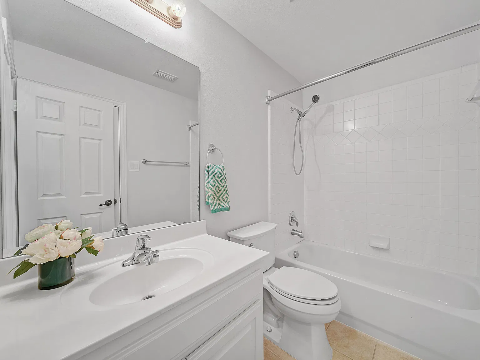 1509 Stone Dr — Photo 3
