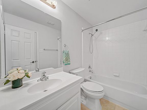 3rd image of 1509 Stone Dr