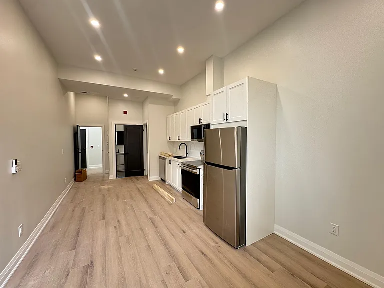 208 King St E #1 — Photo 5