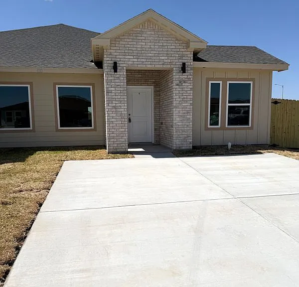 680 Seminole Ln #B — Photo 1