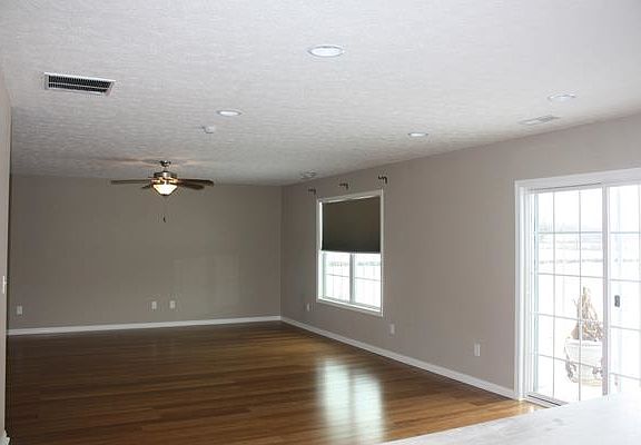 3rd image of 1266 Chicory Way
