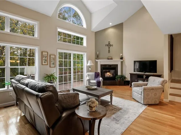 34 Alpine Way, North Smithfield, RI 02896
