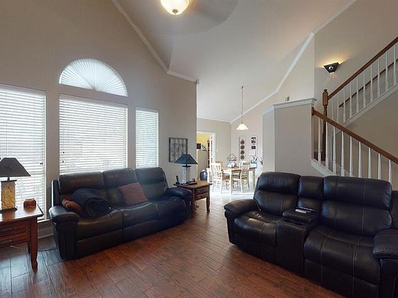 4th image of 7113 Longmeadow Dr