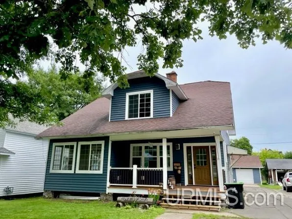 224 N 7th Ave, Iron River, MI 49935