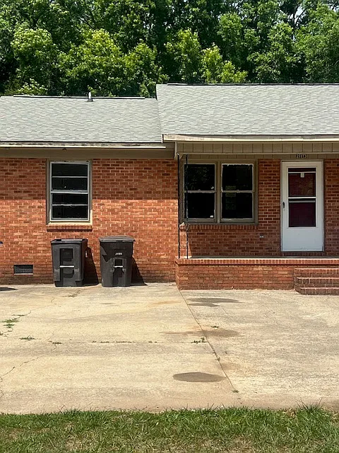 213 Adams St