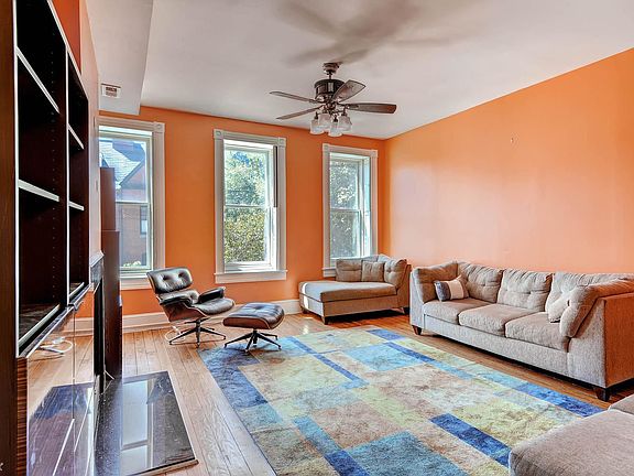 2240_E_Baltimore_St_Baltimore-large-005-5-2nd_Floor_Living_R