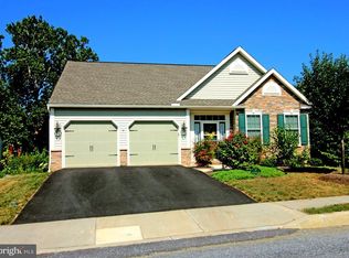 37 Chamberlain Ln, Millersville, PA