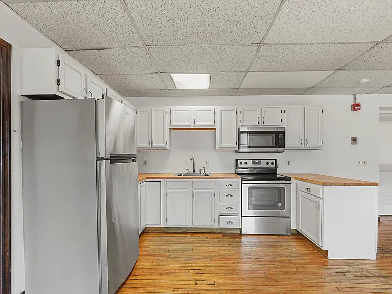 55 Crystal St #8 — Photo 8