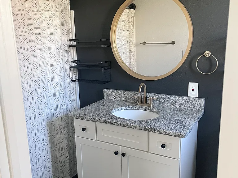 121 Peterson Rd — Photo 5