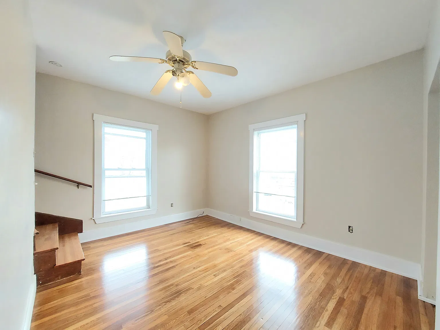 3 bed, 1.5 bath, 1300 sqft, $2,550 — Photo 4